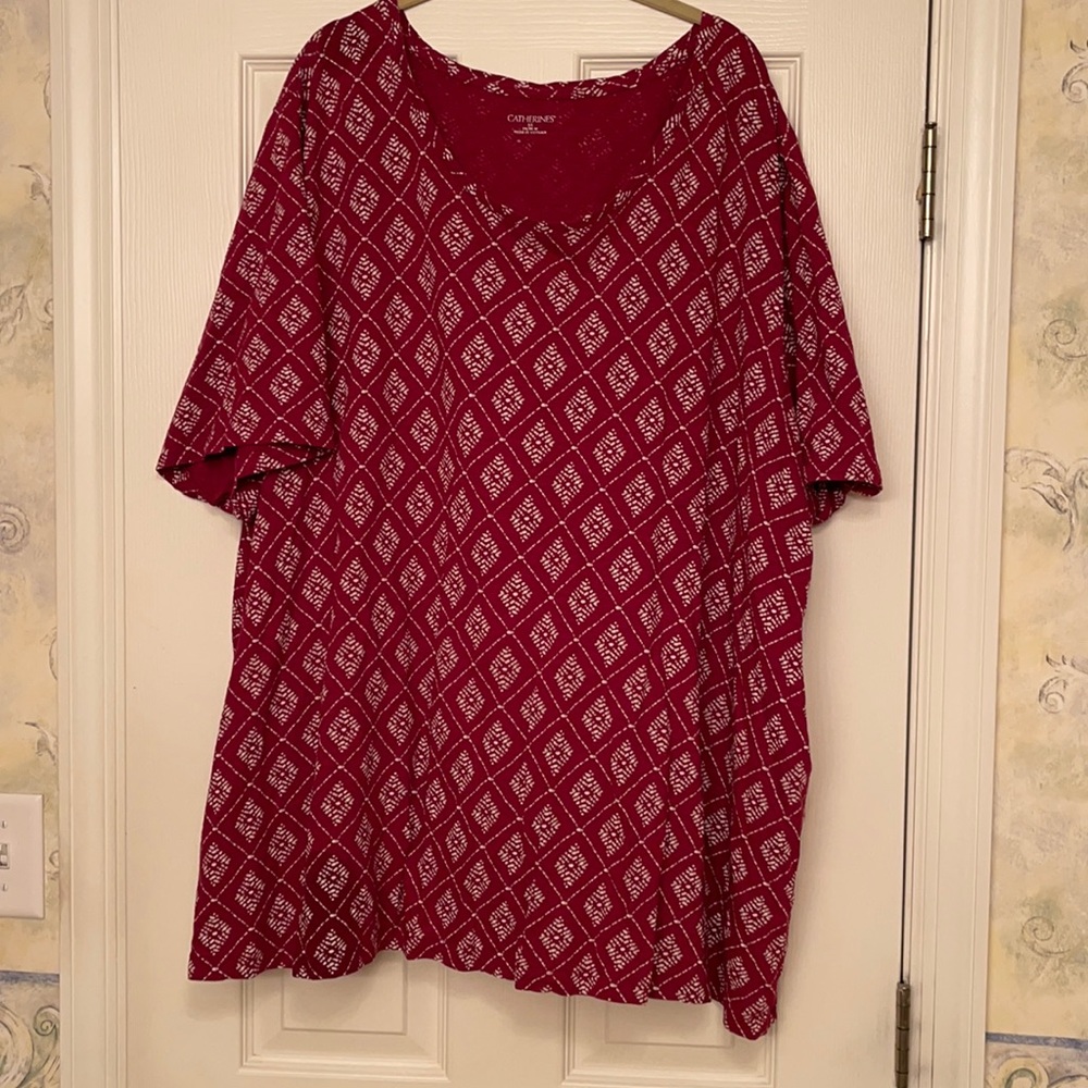 Printed Women’s t. Deep red